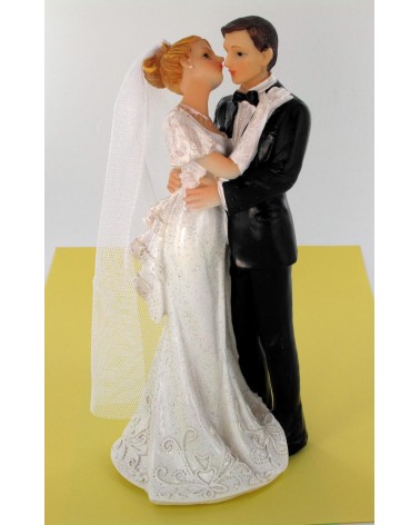 Figurine de mariés s'embrassant Figurines de mariée ALSACESHOPPING
